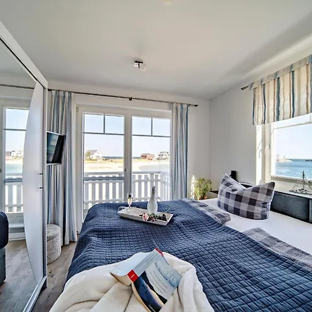 Ferienhaus-strand-hus-by-seeblick-ferien-oro-direkt-am-strand *